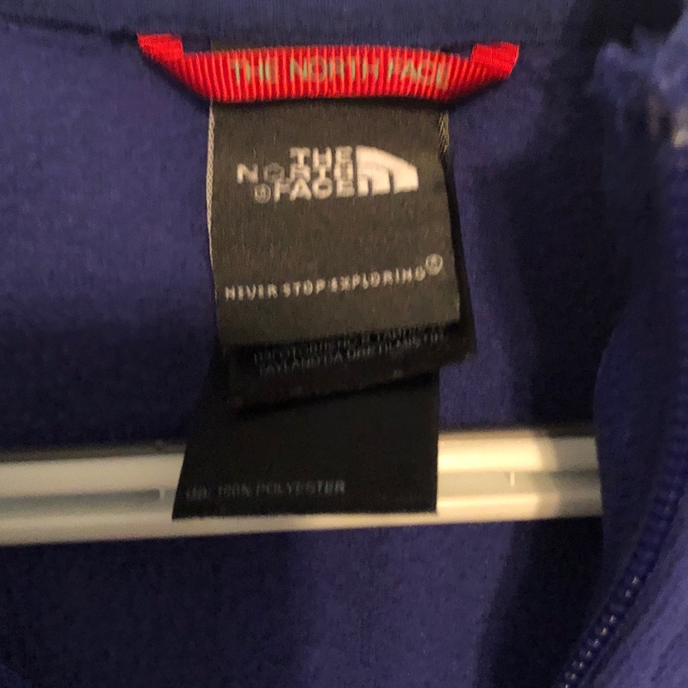 North face - Picture 2 of 3
